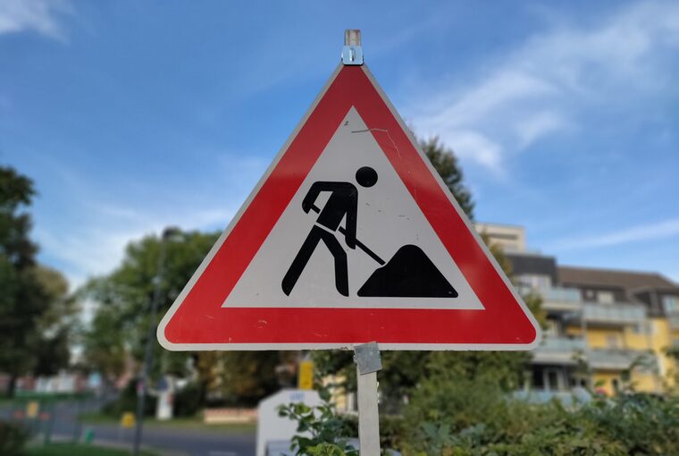 Symbolbild Vorsicht Baustelle