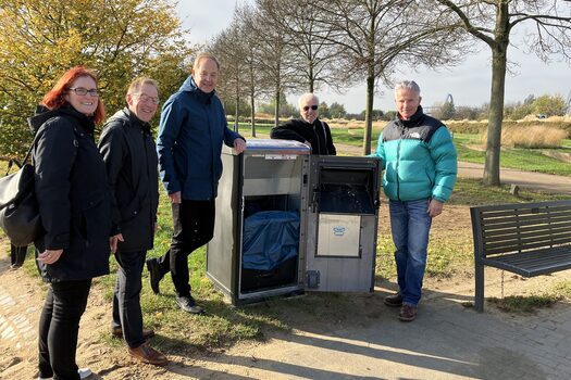 Vorstellung der neuen Mülleimer im Neuland-Park.