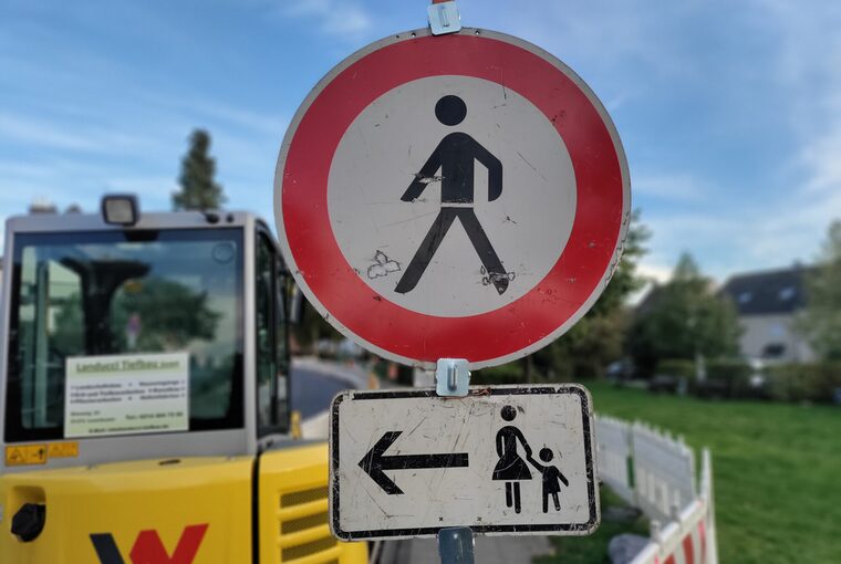 Verkehrsschild "Fußgänger verboten"