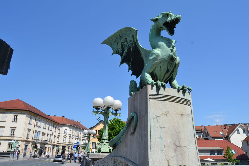 Die Drachenbrücke in Ljubljana, eines der Wahrzeichen der Stadt