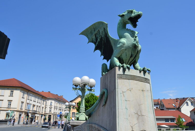 Die Drachenbrücke in Ljubljana, eines der Wahrzeichen der Stadt