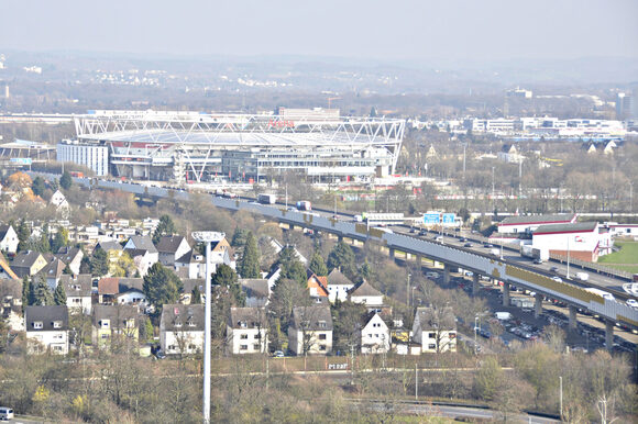 Blick auf die Leverkusener Stelzautobahn