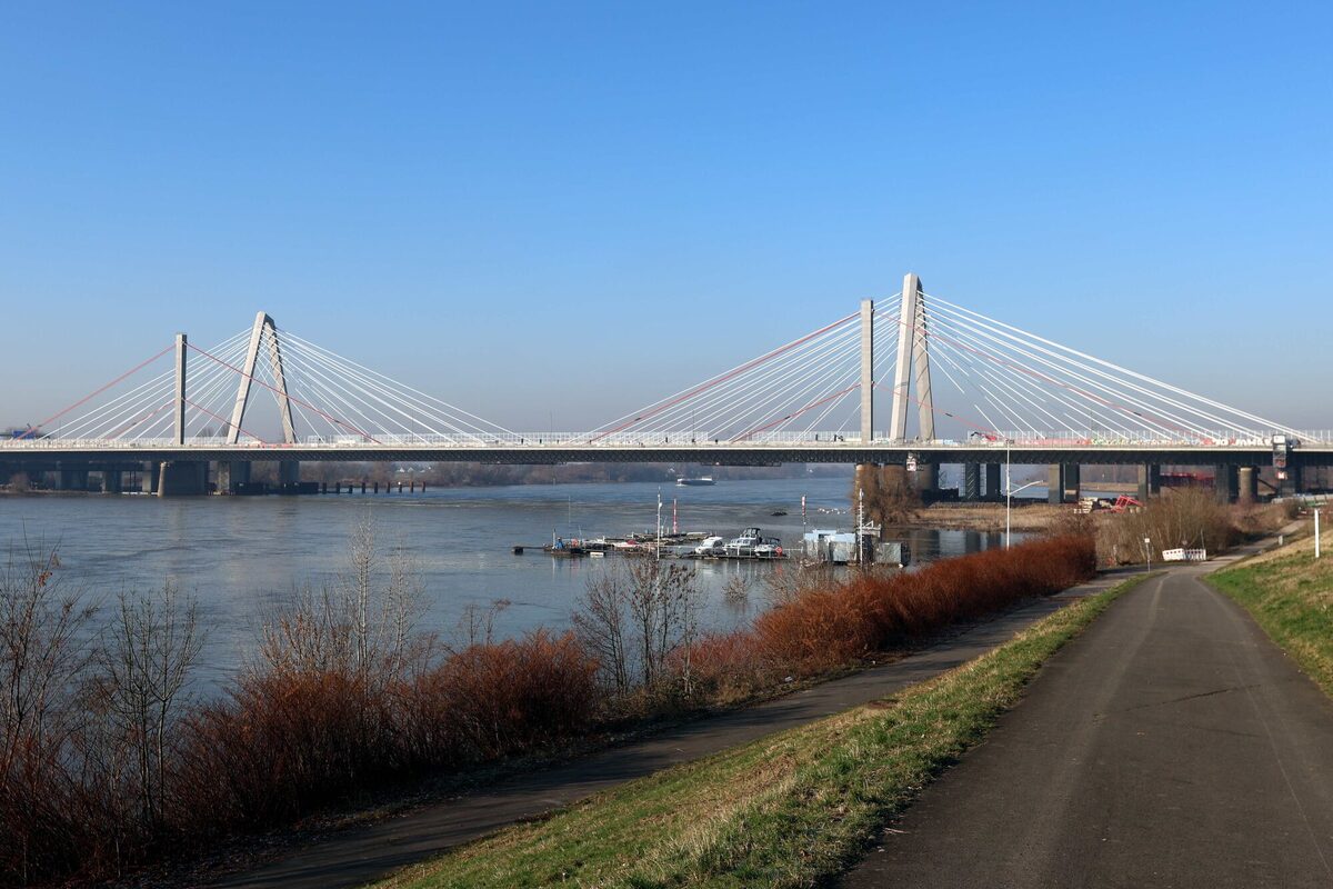 Lev: Rheinbrücke Leverkusen A1