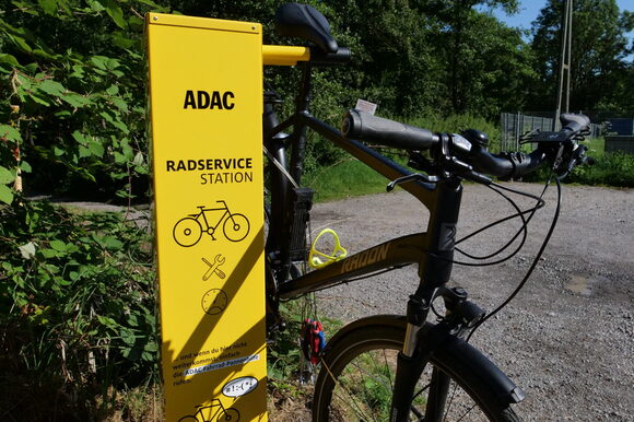 Die Radstation des ADAC Nordrhein am Tierheim Leverkusen