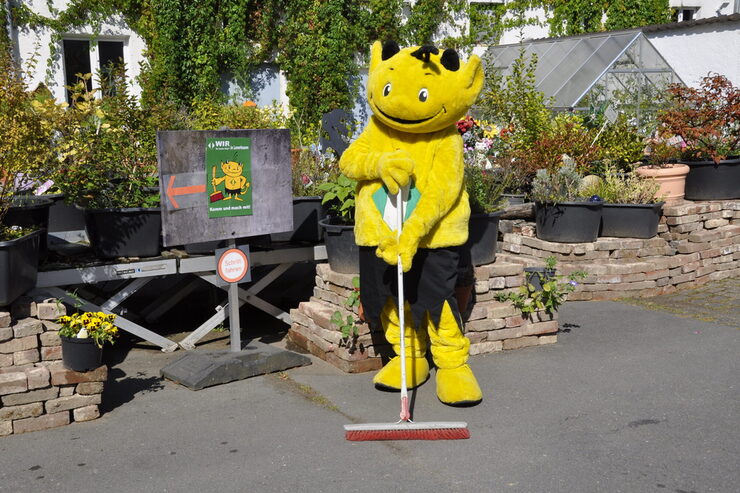 Der gelbe "Putzteufel" ist das Maskottchen der Aktion