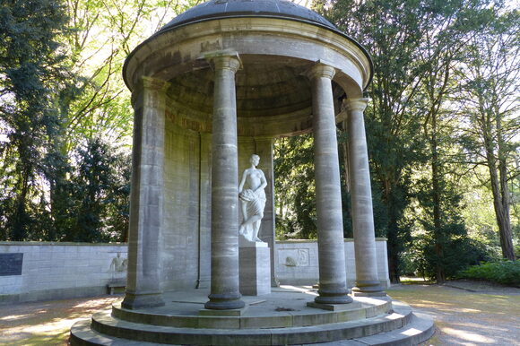 Der "Flora-Tempel" im Park