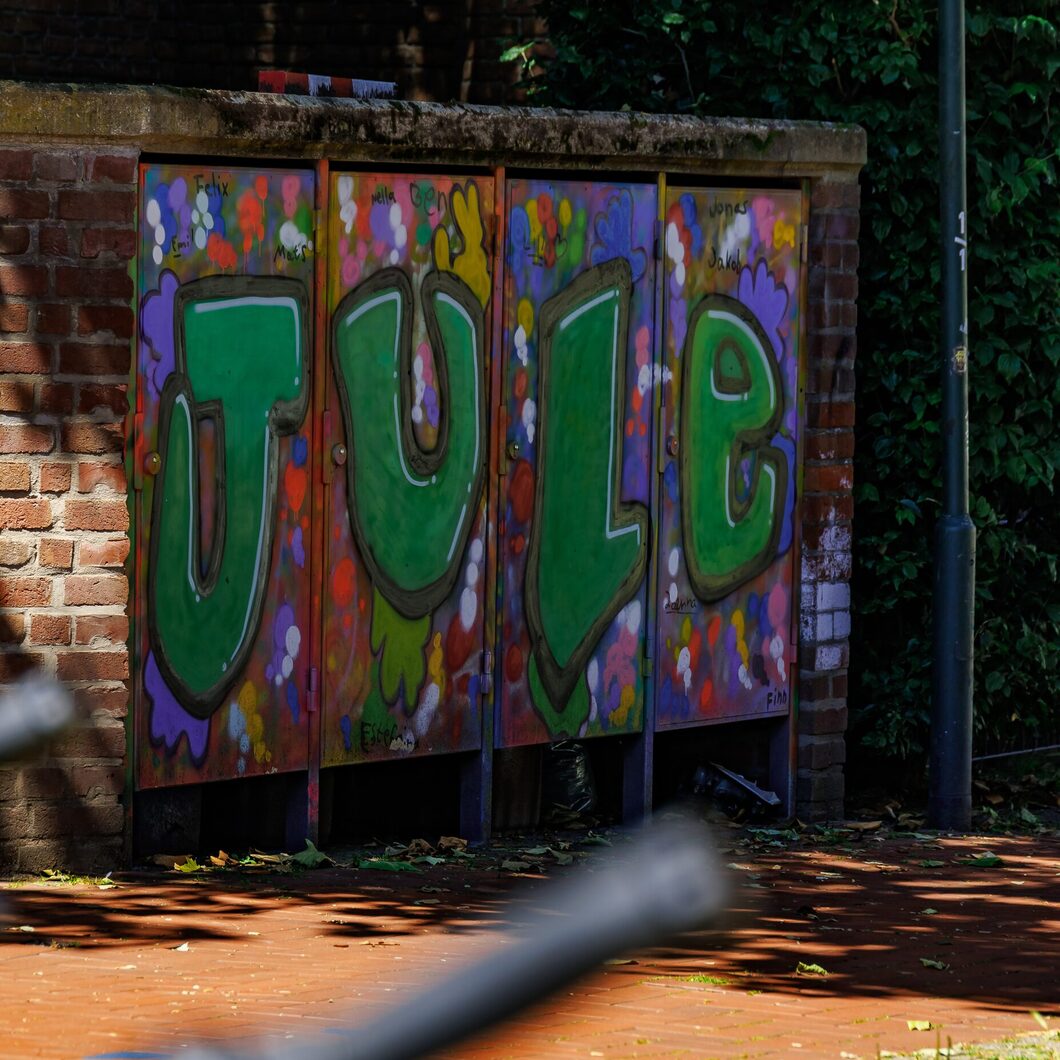 Garfitti "JULE" an Wand in Opladen