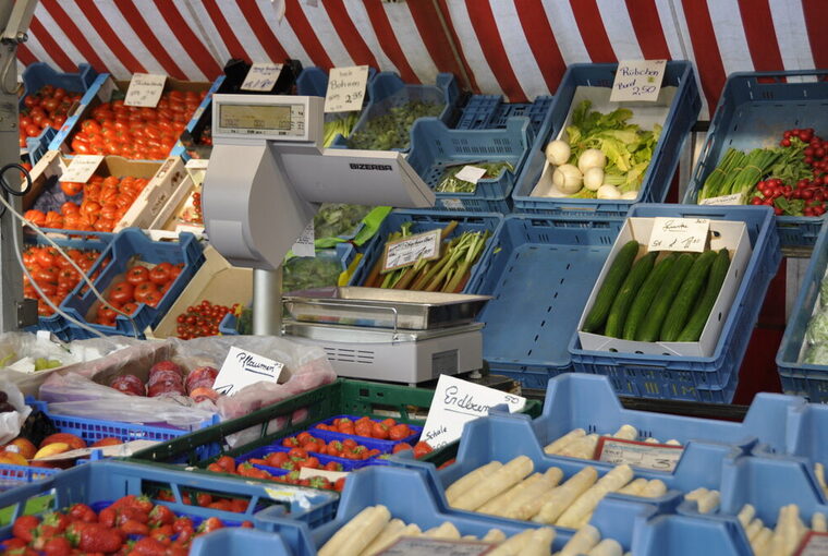 Obst und Gemüse an einem Stand in Schlebusch