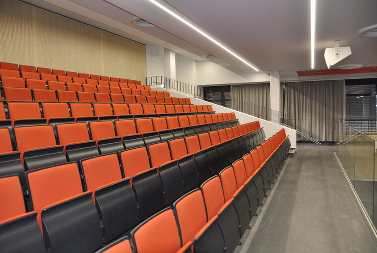 Neue Aula des Werner Heisenberg Gymnasiums