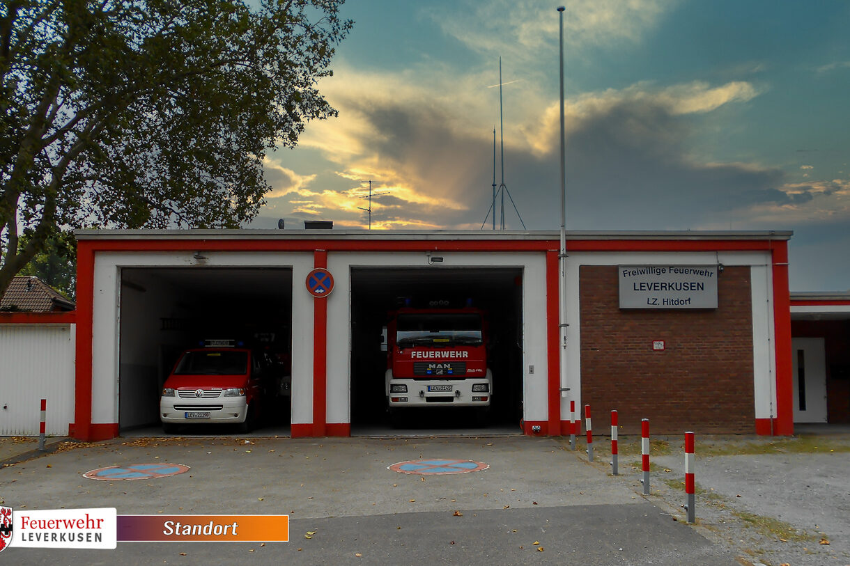 Feuerwache Hitdorf mit 2 Fahrzeugen