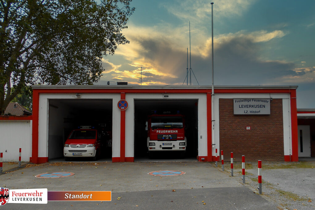 Feuerwache Hitdorf mit 2 Fahrzeugen